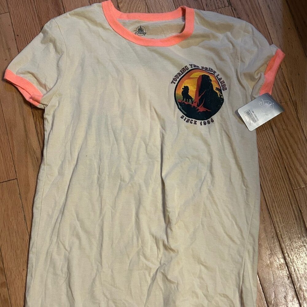 NEW Disney Lion King Hakuna Matata Tours T Shirt Size Small T16-6